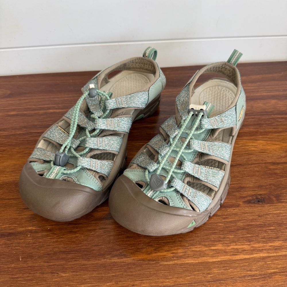 Keen Newport H2 Womens 7 Green Sport Sandals Water Hiking Comfort - Picture 2 of 10